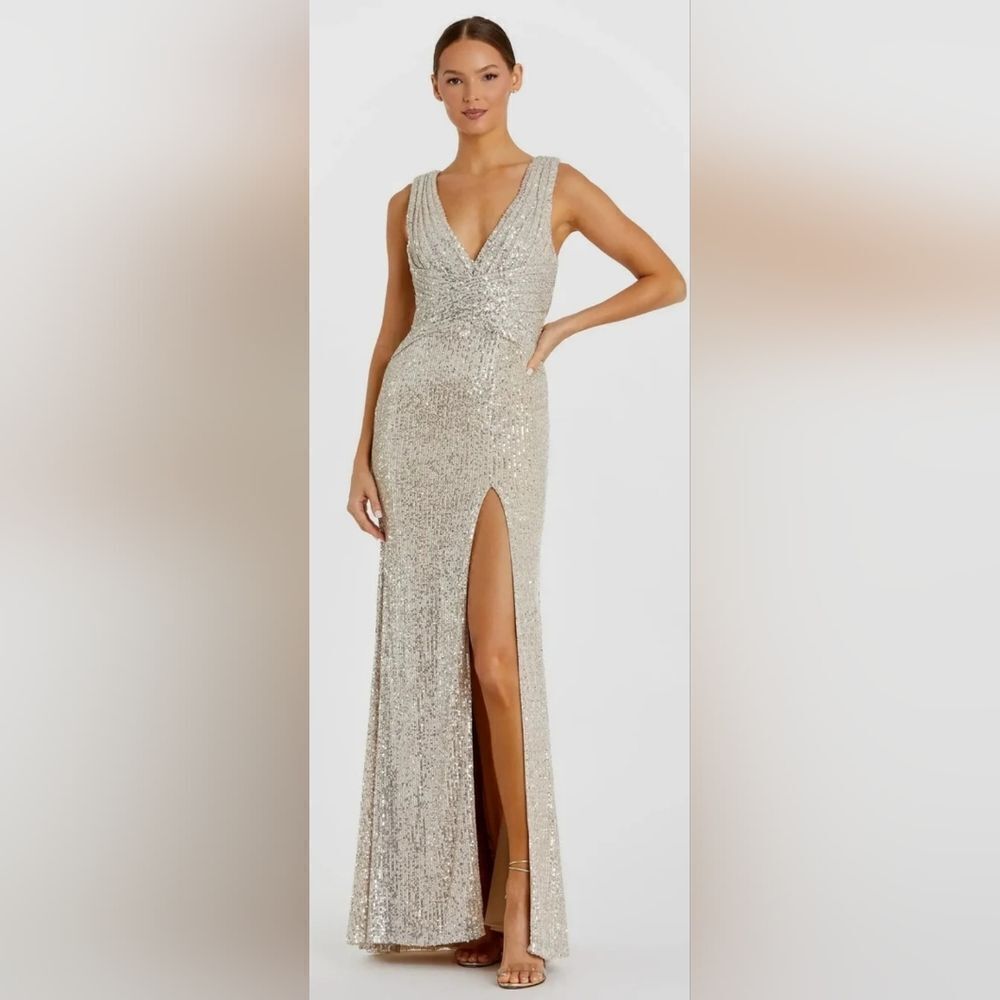 Mac Duggal 26598 V-Neck Sequin Wrap Waist Gown NWT Size 8 Nude & Silver